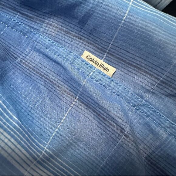 Calvin Klein Blue and White Casual Button Down Shirt - Picture 6 of 7